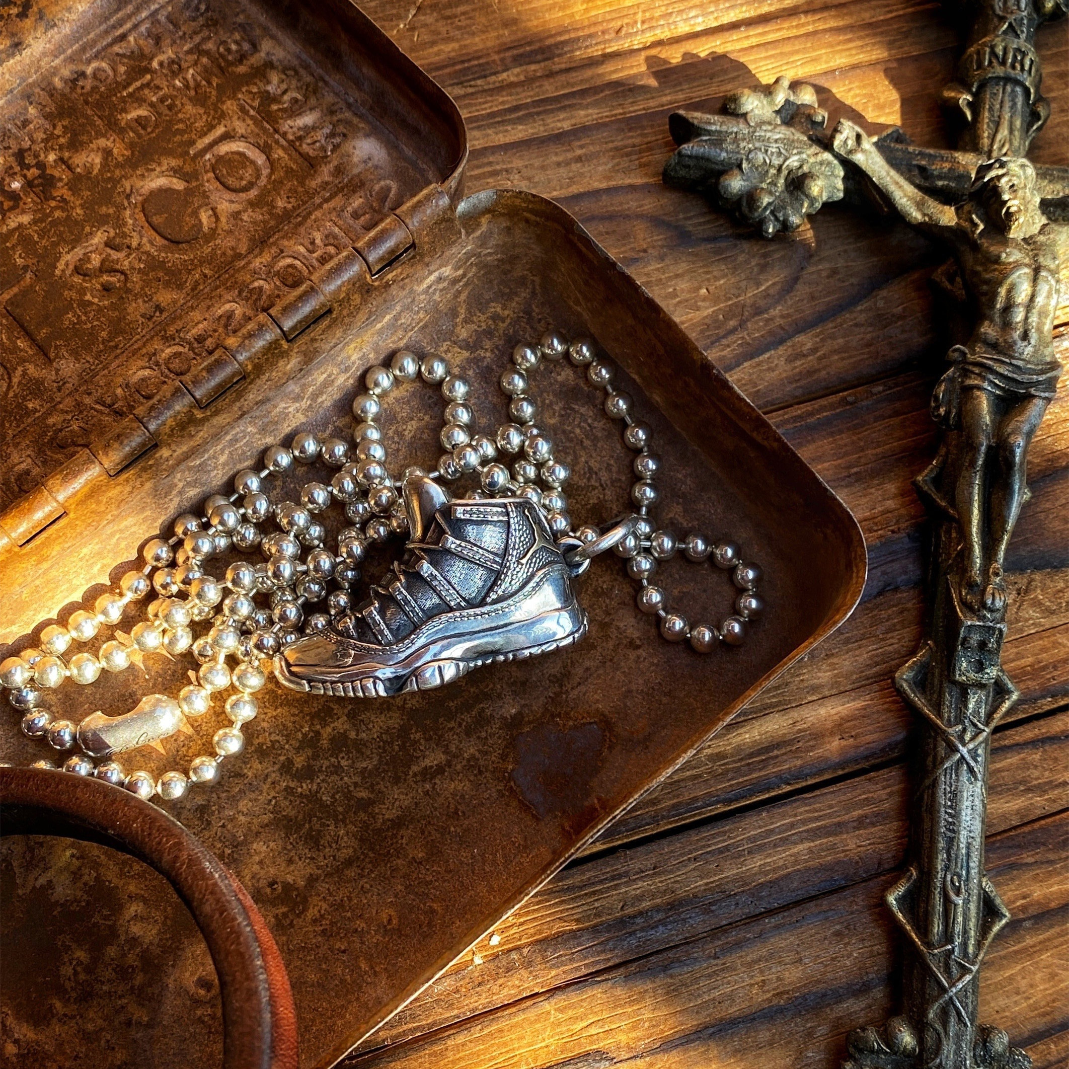 渡鸦潮流AJ11飞人球鞋手工银吊坠