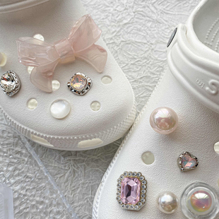 适配洞洞鞋配饰高级感crocs鞋花卡骆驰diy配件珍珠粉色泡芙鞋扣女