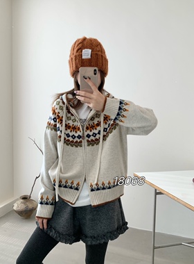2026秋装新款韩版连帽拉链提花拉链针织开衫女宽松百搭毛衣18068