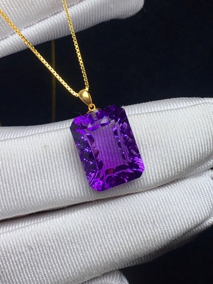 正品天然紫水晶无事牌项坠吊坠18k镶嵌时尚方形锁骨项链宝石挂坠