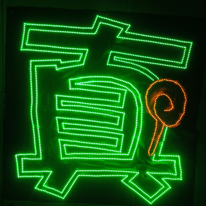 岑光灯牌超薄折叠手机大小