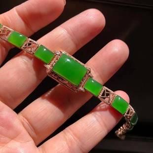 收藏级别和田玉碧玉苹果绿镶金手链高色乌兰海苹果绿18k金手链