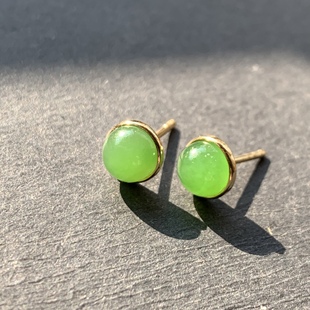 和田玉碧玉苹果绿耳钉乌兰乌德苹果绿圆面耳钉耳饰耳环18k金6mm