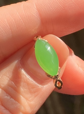 和田玉碧玉苹果绿马眼戒指乌兰乌德苹果绿高翠色戒指镶金18k戒指