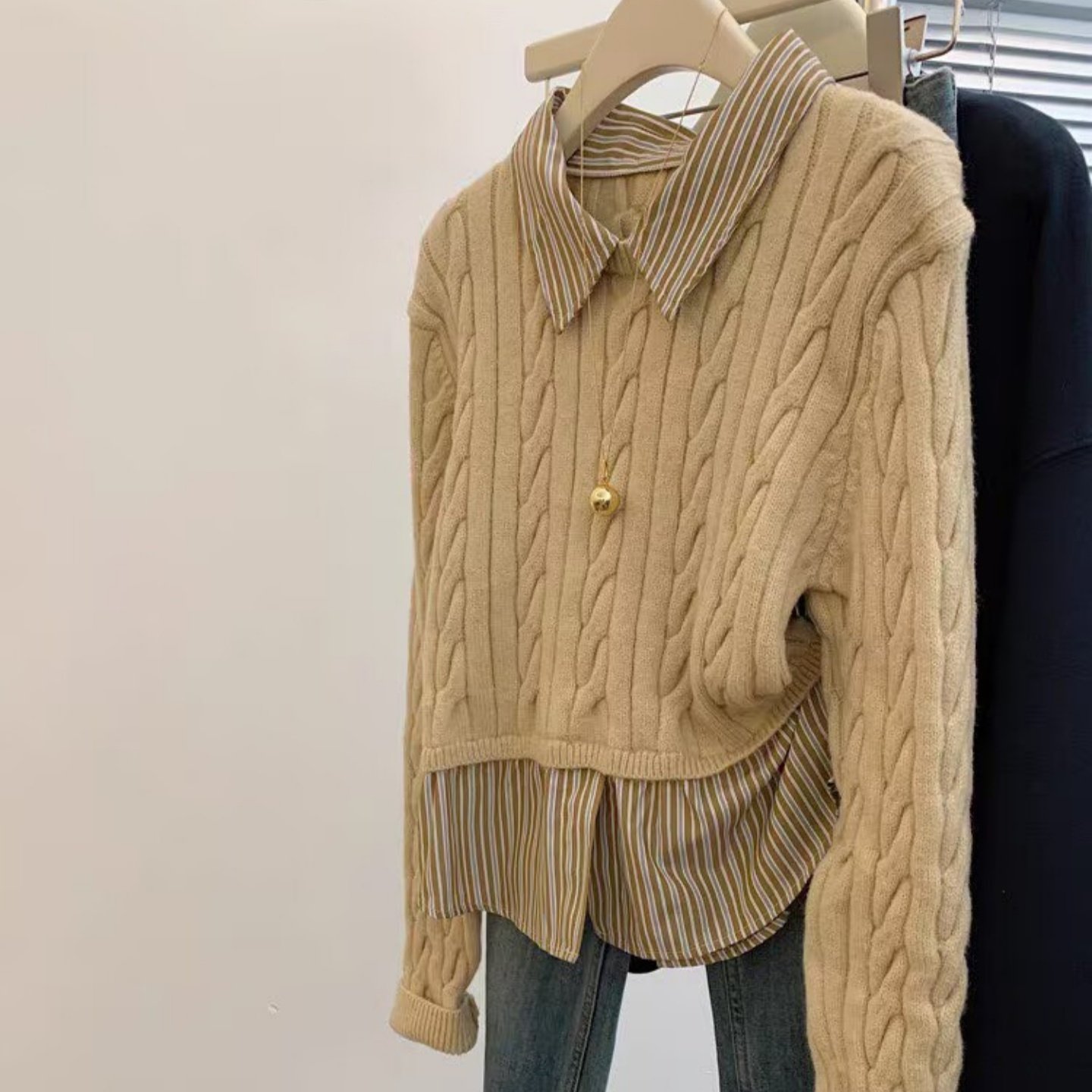 正品哥家新2025秋冬新款拼色翻领假两件条纹拼接长袖麻花针织衫