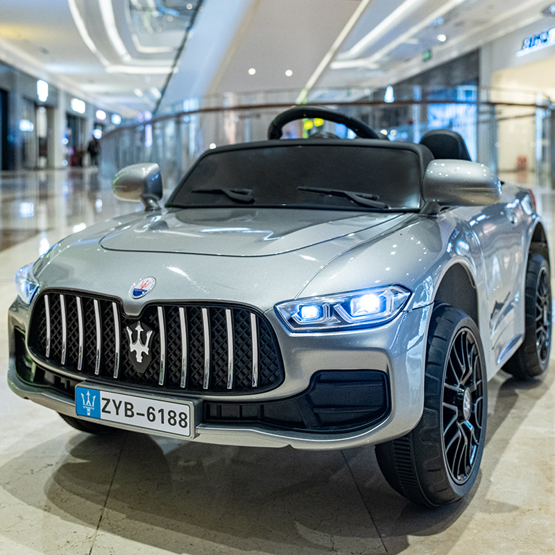 玛莎拉蒂儿童电动车四轮遥控汽车可坐人宝宝玩具车摇摆童车越野