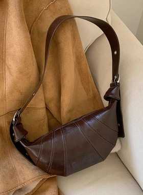 复古咖色牛角包包女腋下包秋冬2025新款时尚韩国百搭斜挎包饺子包