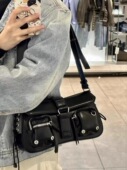 质感潮酷辣妹腋下法棍包女2026新款 小众设计机车包百搭单肩斜挎包