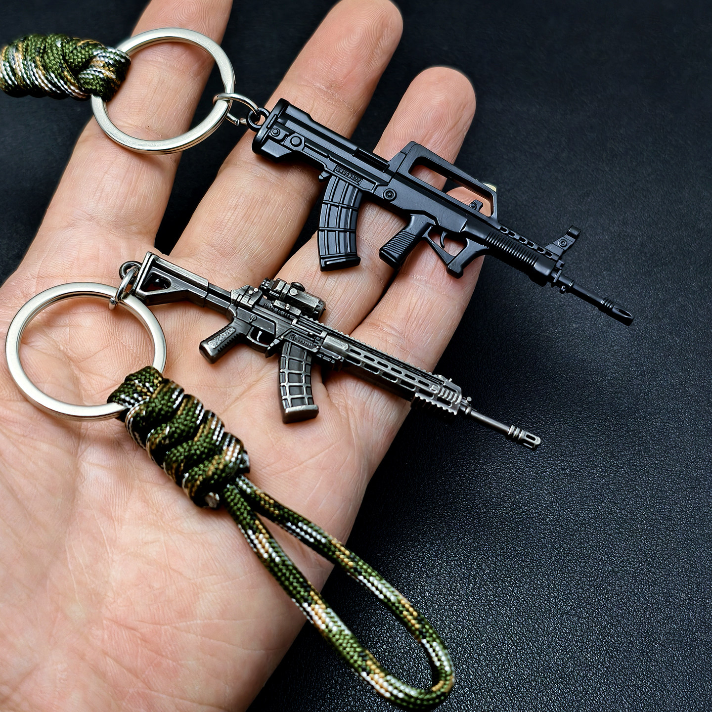 QBZ191枪模钥匙扣金属射击游戏周边95步枪武器模型包挂件伞绳挂饰