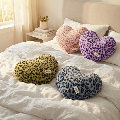 ins风豹纹爱心抱枕沙发客厅床头靠枕办公室腰枕靠垫飘窗装饰简约