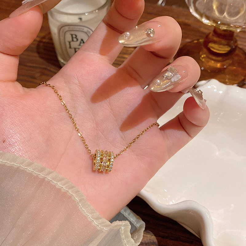轻奢小众高级感微镶精致锆石项链女个性百搭气质钛钢锁骨链颈链