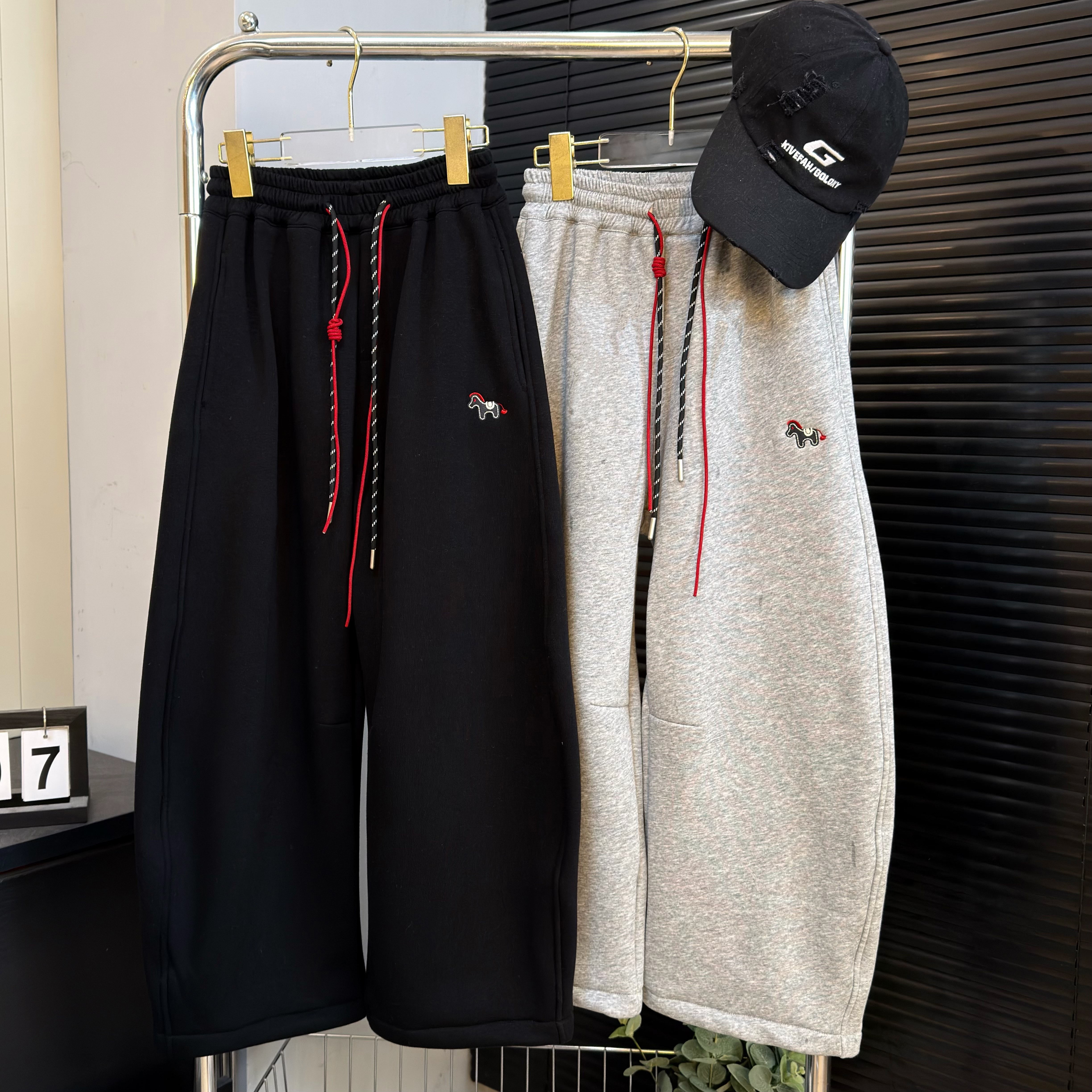 2026青少年冬季卡通休闲加绒裤男童加厚卫裤5037