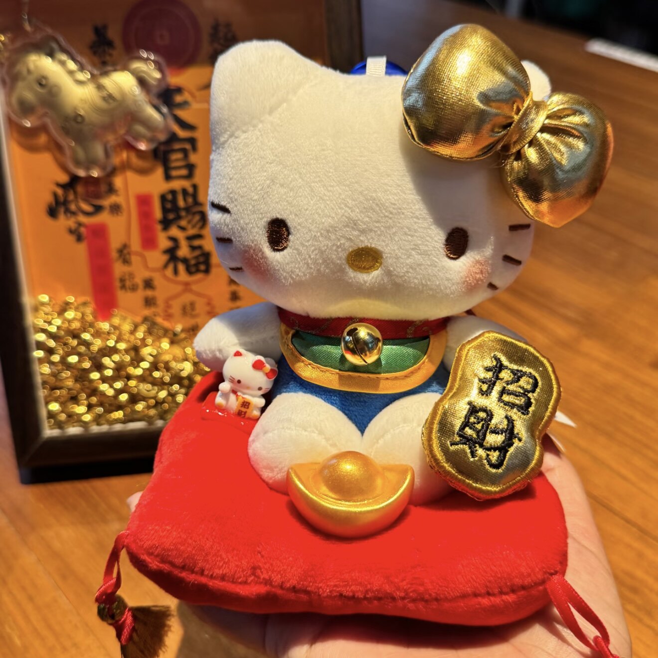 正版HelloKitty招财猫凯蒂猫毛绒公仔玩偶挂件可爱卡通包包挂饰