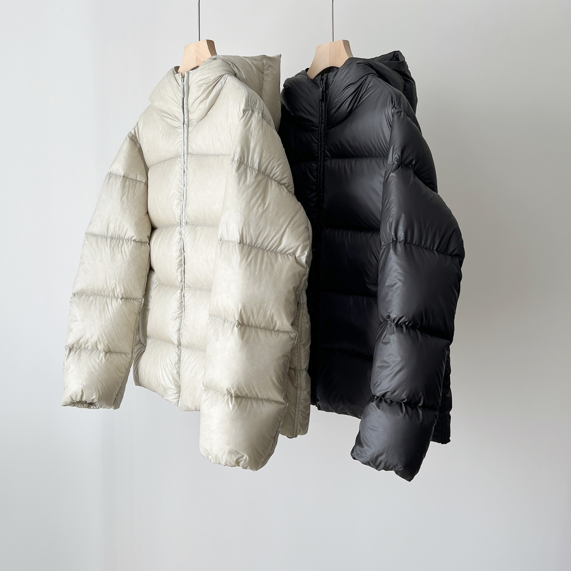 轻量科技面料白鹅绒收腰羽绒服