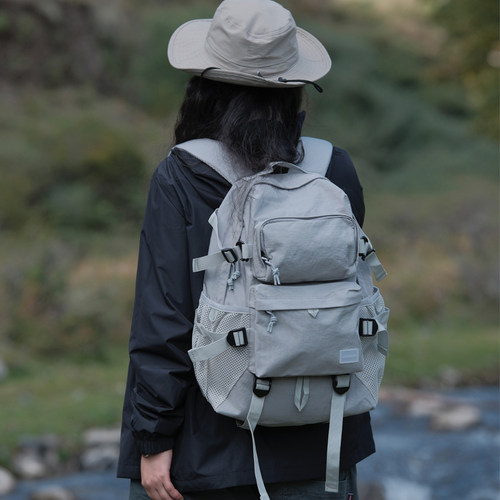 新款双肩包女旅游轻便大学生书包男初中生高中户外运动大容量背包