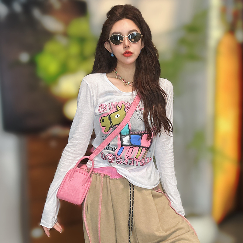 U领长袖卡通T恤女士上衣