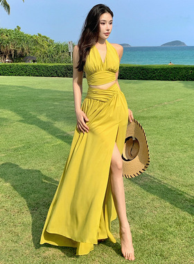 三亚海边度假风绿色v挂脖连衣裙女夏季性感露背收腰气质开叉长裙