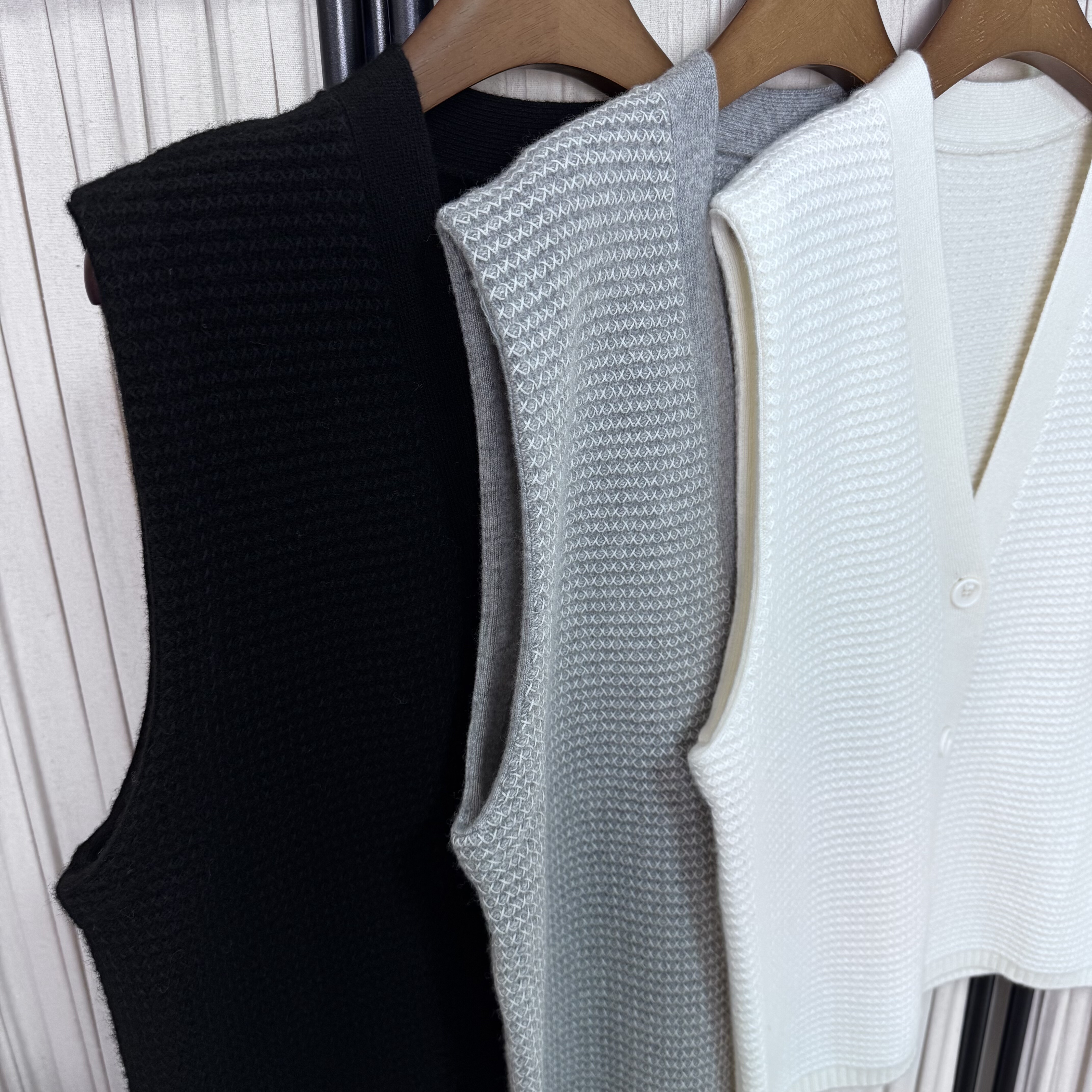 2025秋季新品韩版宽松显瘦百搭休闲V领针织开衫马甲背心女,女装/女士精品,毛针织衫,淘宝优惠券,粉丝福利购,淘宝优惠卷