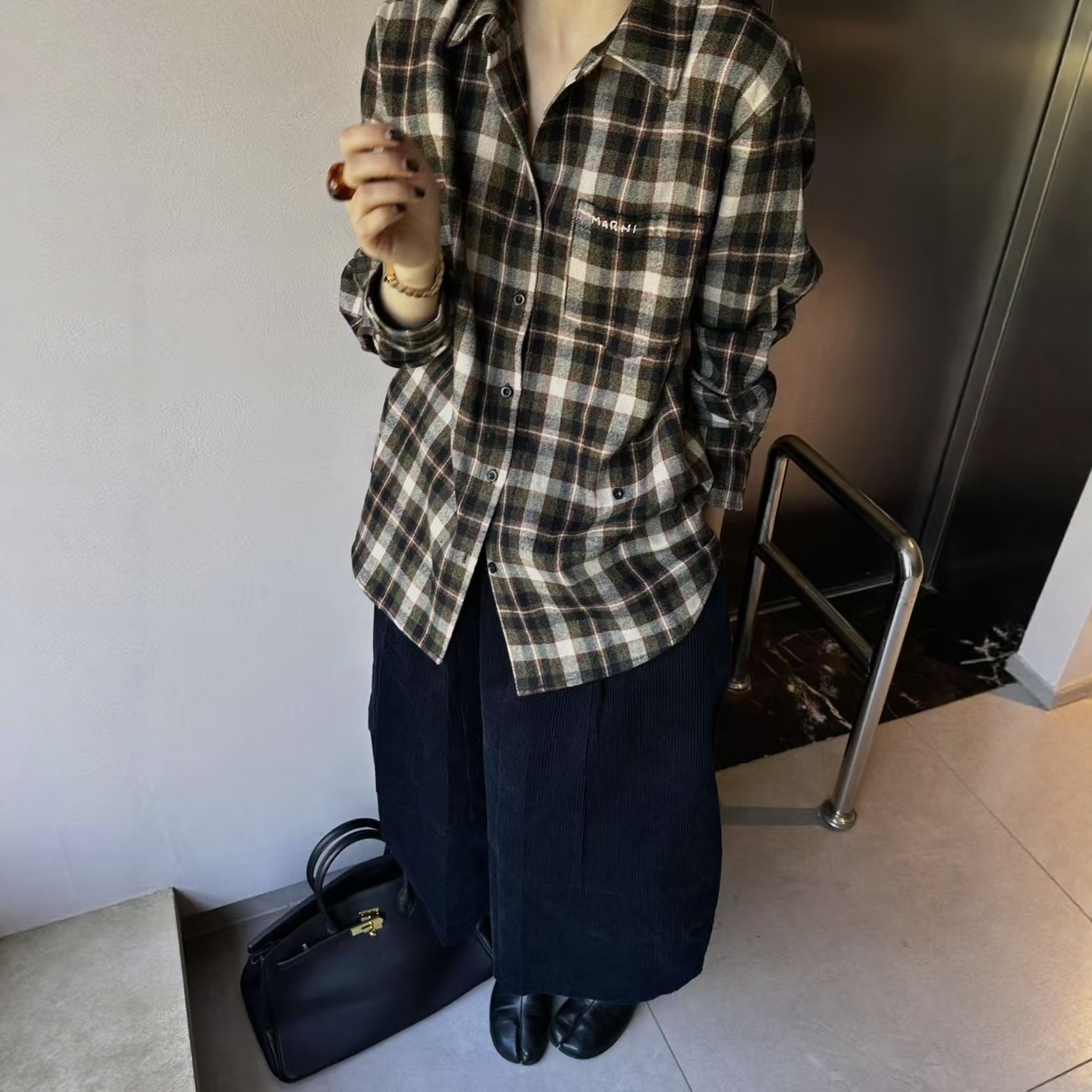 2025冬新品韩版轻奢宽松显瘦百搭休闲100棉磨毛慵懒感格子衬衫女