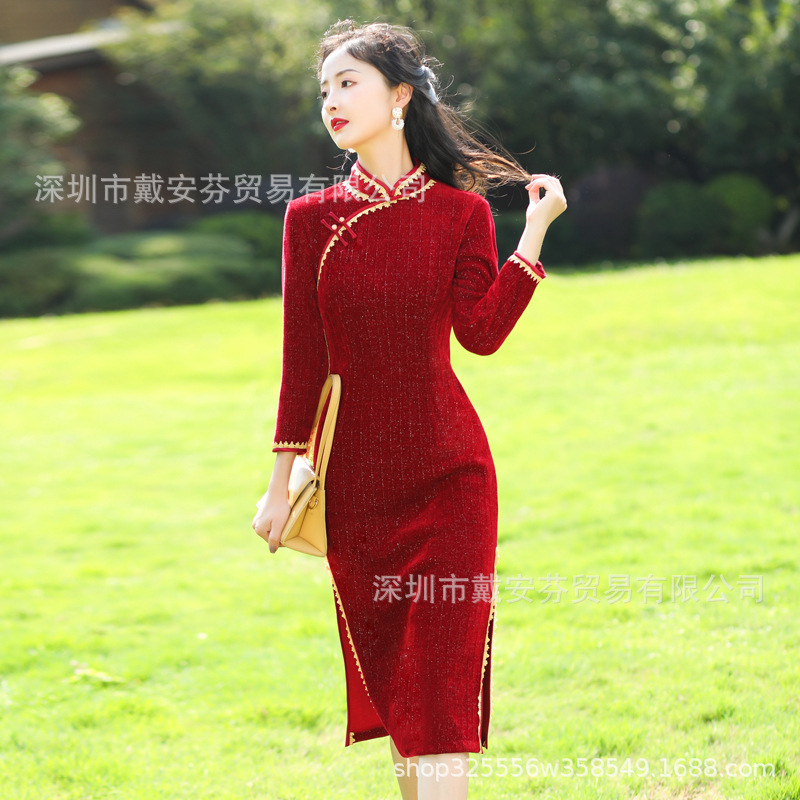 酒红色丝绒旗袍喜婆婆婚宴红色