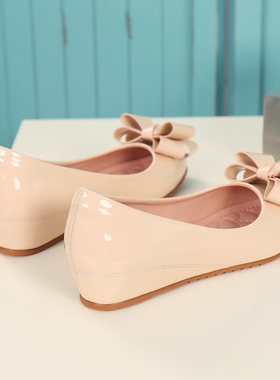 小码女鞋31 32 33单鞋2026春季新款百搭漆皮瓢鞋坡跟内增高豆豆鞋