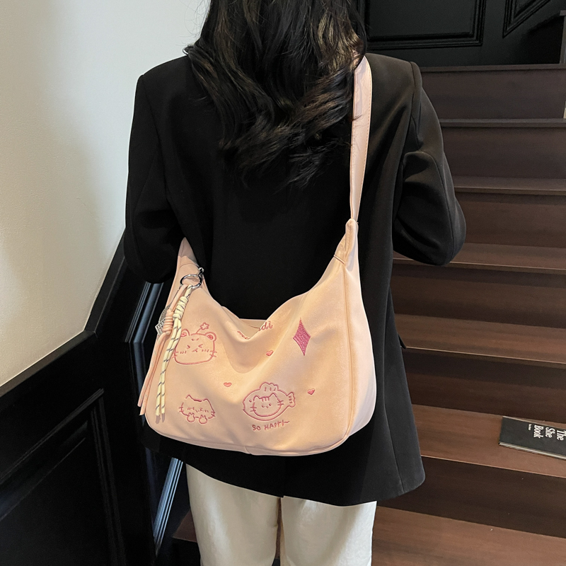 3.21花曦家新品  2025大学生森系潮小挎包女单肩斜挎包设计感包袋