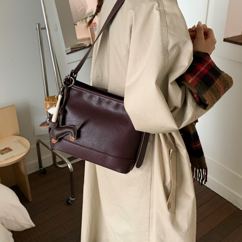 百搭ins斜挎包女2025新款小方包