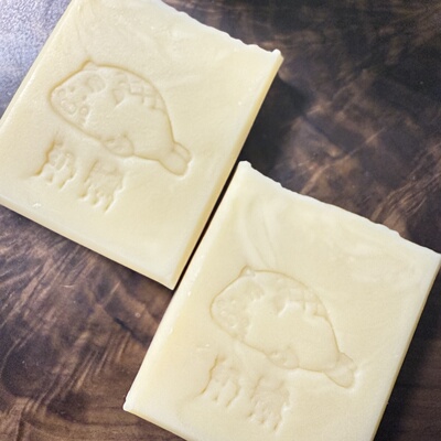 店推【金蚕蚕丝皂】松弛熟龄肌用润感洁面洗脸精油香皂冷制手工皂