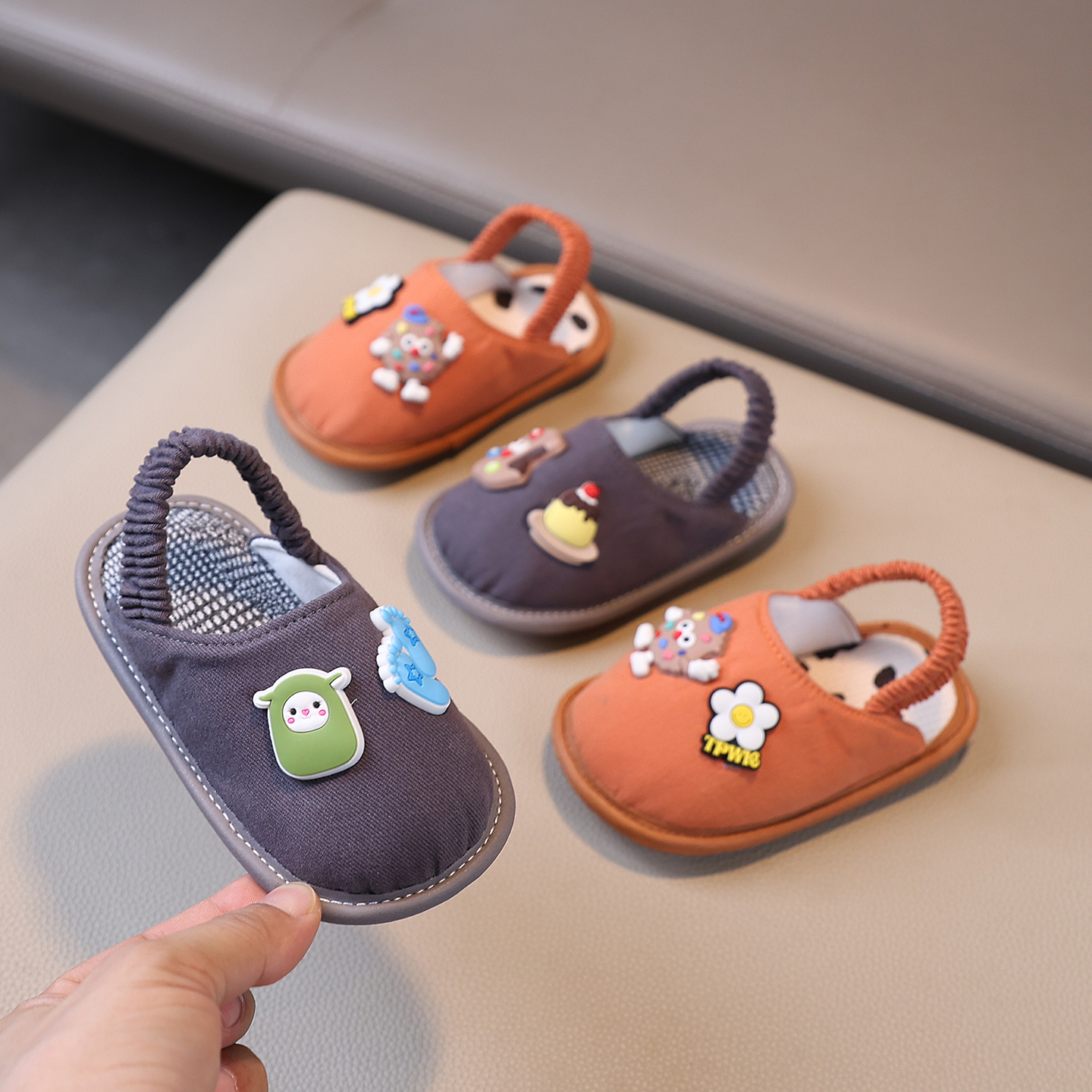 宝宝地板拖鞋1岁家居布拖鞋2岁男童室内鞋布鞋女宝软底春秋季3岁