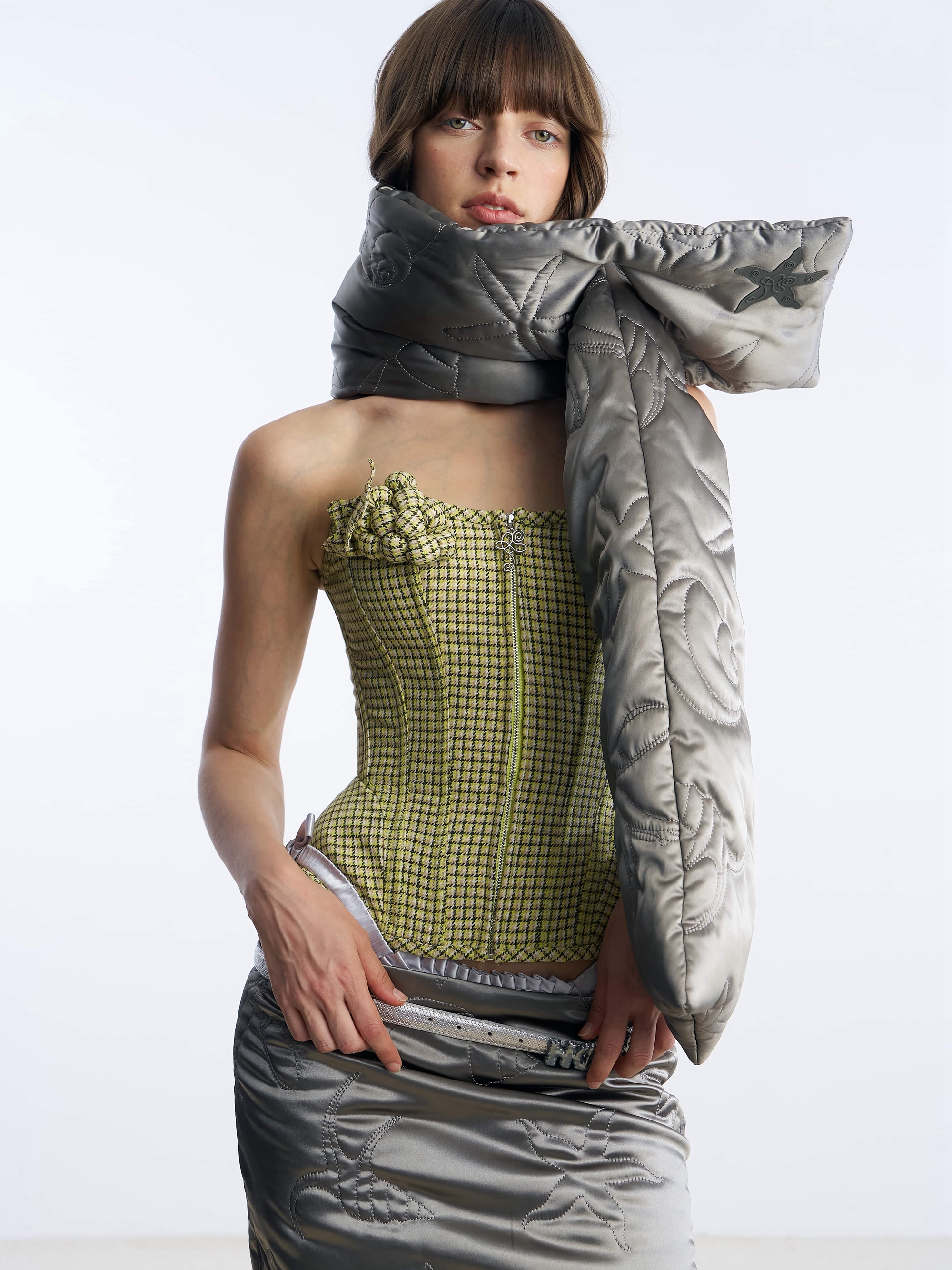 Nodress灰色绗缝夹棉短裙