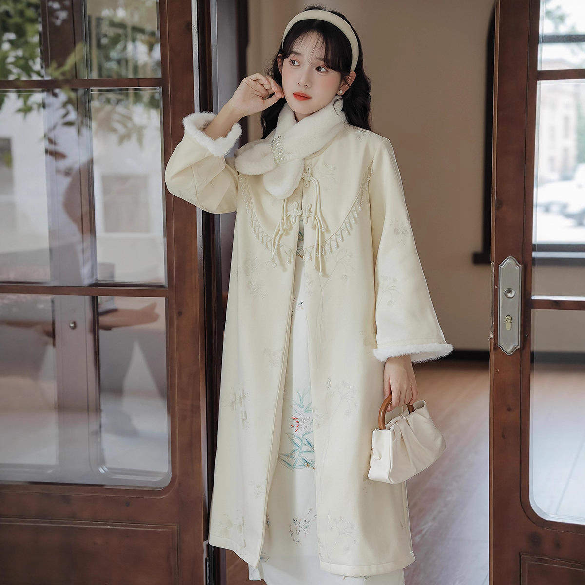 新款女装秋冬十三行新中式刺绣广袖汉服外套中长款旗袍外搭麂皮绒