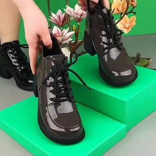 2024年新款漆皮英伦风粗跟马丁靴女单靴加绒棉靴小短靴