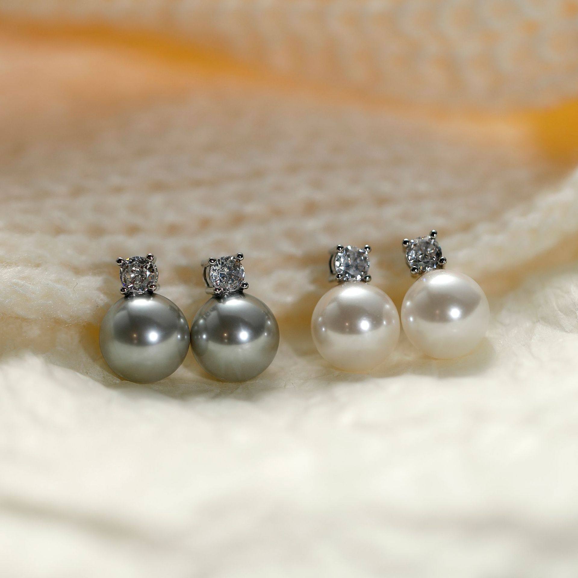 Ear studs and pearl ear clips without ear holes Pearl earrin