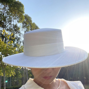 mdeke风貌 秋冬新款法式大檐白色平顶平檐礼帽度假旅游造型帽子女