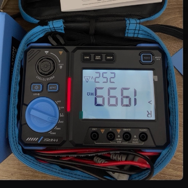 适用于FNIRSI兆欧表绝缘电阻测试仪MRT1050钢化膜防爆膜护眼膜屏幕保护膜软膜防刮高清膜