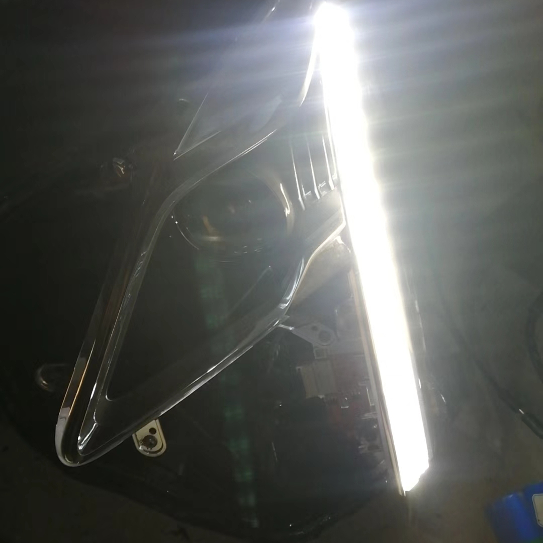 适用于16 17 18 19 20款凯迪拉克XT5日行灯转向灯光源模块导光条