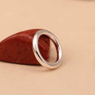 S925纯银戒指闭口实心圆形高级感时尚光面情侣戒子潮素圈指环简约