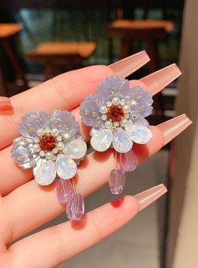 花朵2024年潮耳环新款镶钻水晶甜美耳钉气质个性法式百搭珍珠紫色