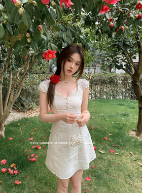 2024新款！甜美小女人蕾丝镂空花朵纯欲风显瘦收腰连衣裙24263