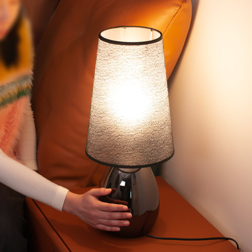 欧柏图触摸调光卧室床头台灯