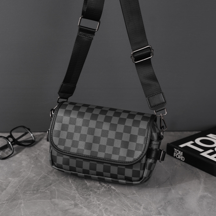 男士牛皮小方包新品牛皮休闲时尚百搭格子真皮单肩潮流复古背包潮