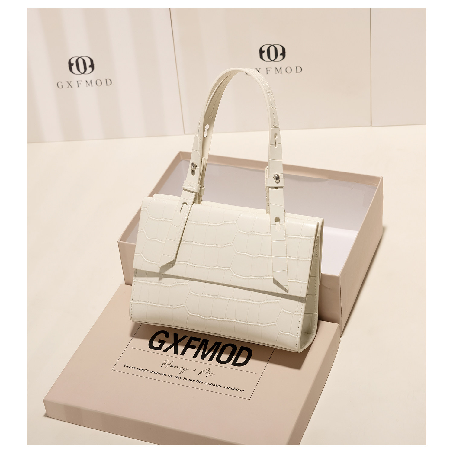 GXFMOD 新款轻奢牛皮小众设计女小包2025高级感法棍包单肩斜挎包