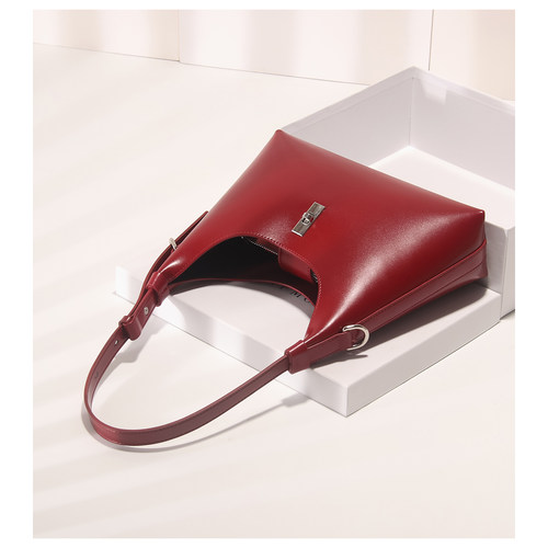 GXFMOD腋下包牛皮中红色新娘包女