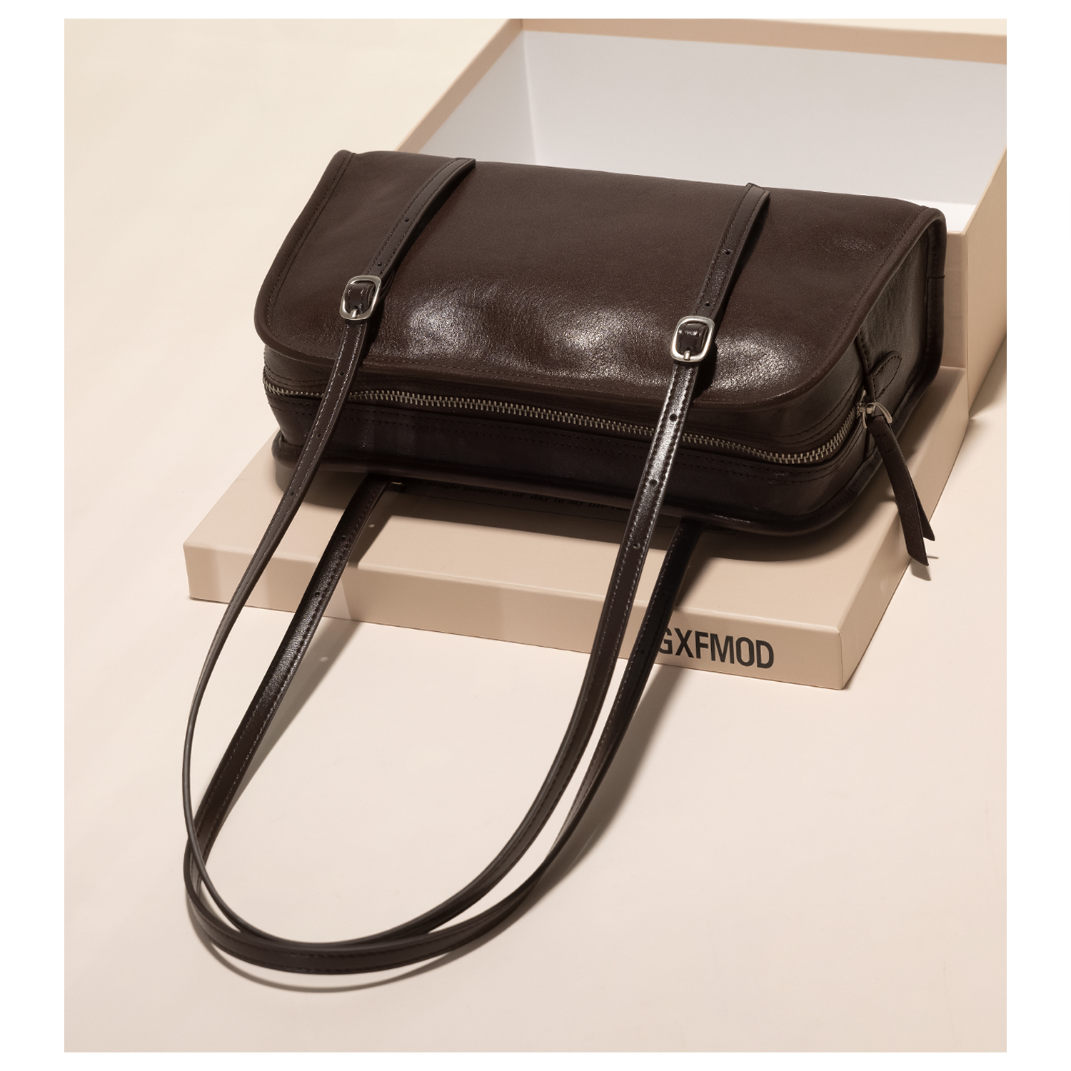 GXFMOD复古枕头包通勤单肩大包