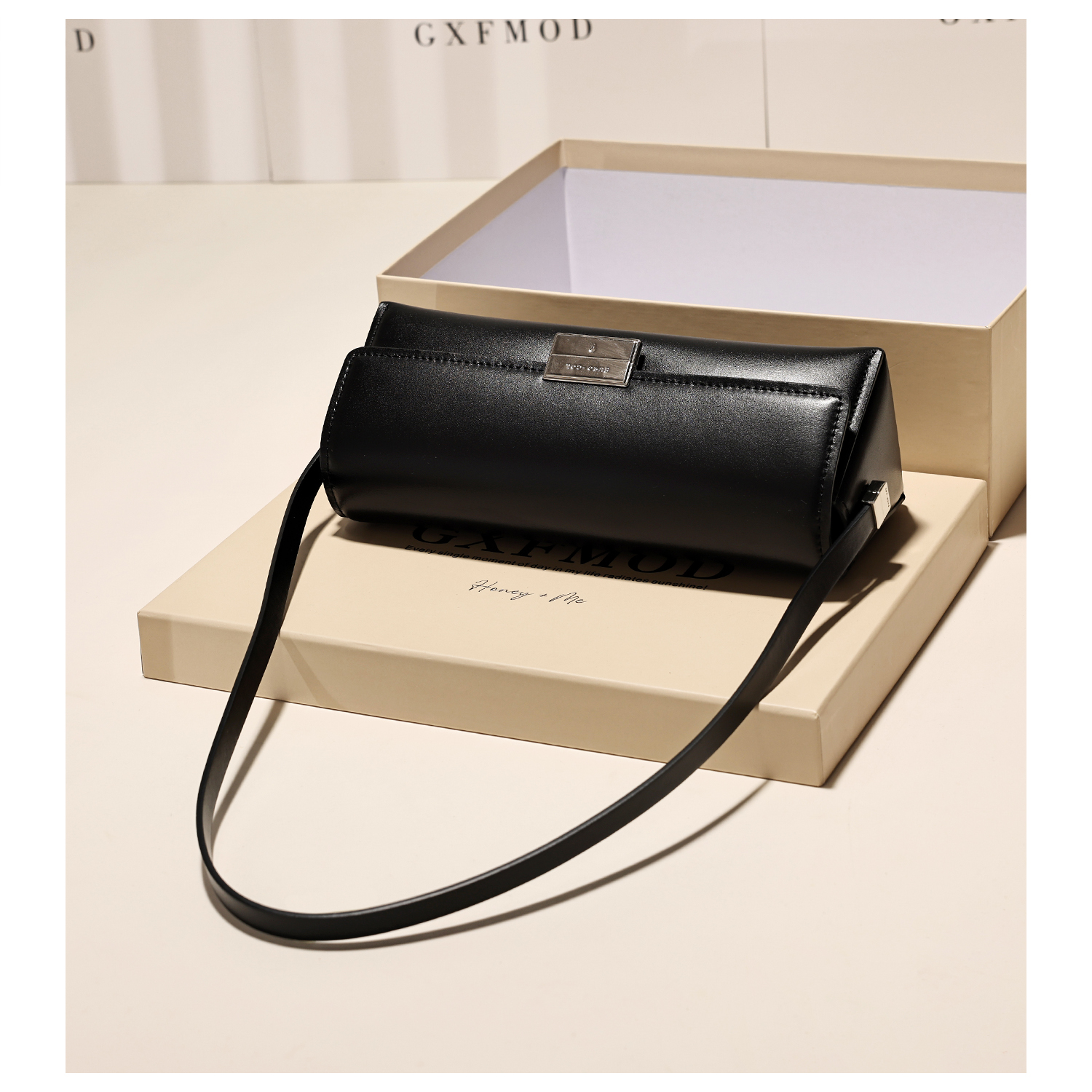 小众设计时尚真皮法棍包