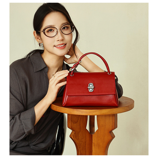 GXFMOD小众设计牛皮手提小方包女2026新款红色洋气婚包百搭斜挎包