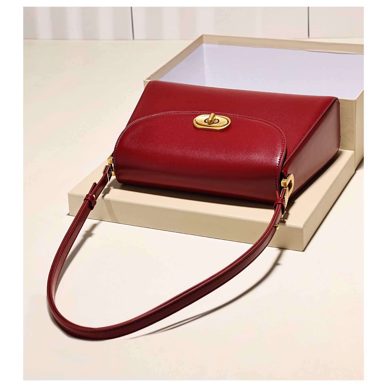 小众品牌复古红色腋下包女