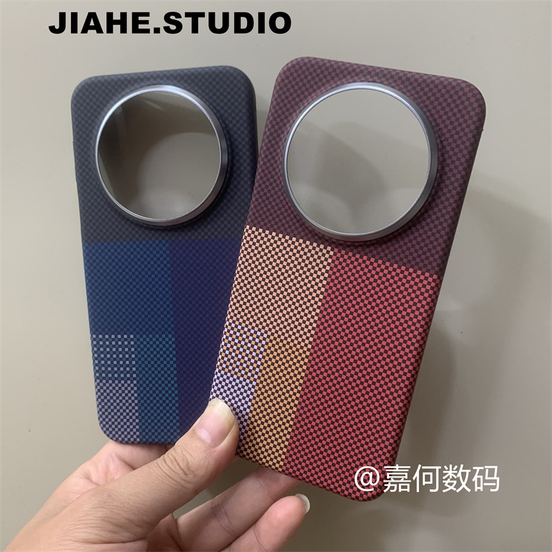 仿碳纤维纹凯夫拉纹理红蓝拼格适用华为mate80proMax手机壳磁吸mate70pro硬壳mate60pro保护壳轻奢商务简约男