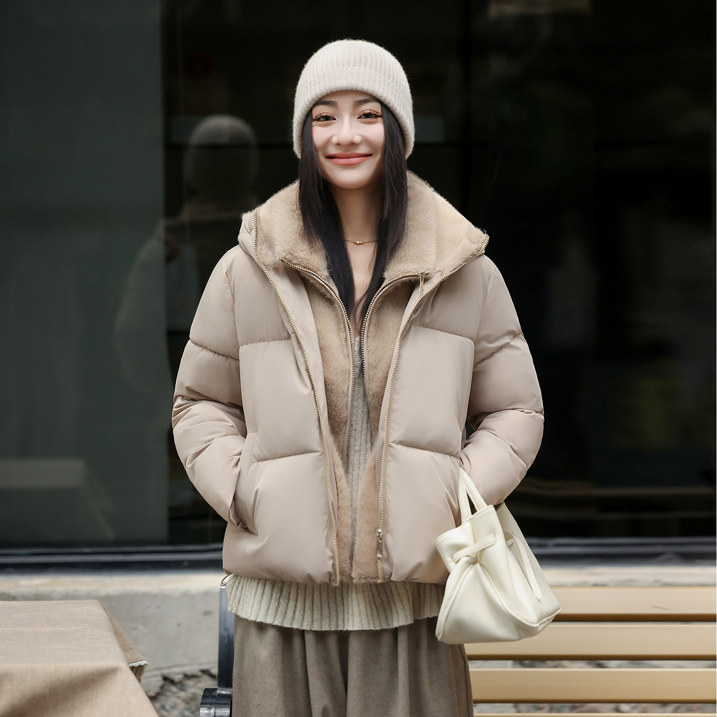 鸭鸭毛绒翻领连帽假两件百搭棉服