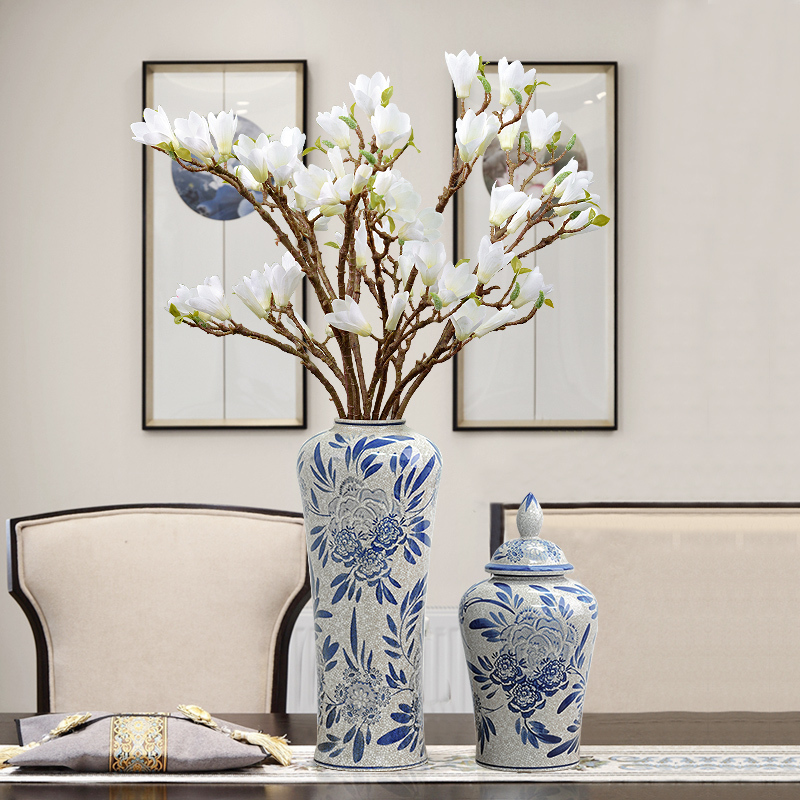 New Chinese blue and white porcelain vase living room flower arrangement model room retro general pot light luxury dry flower soft decoration
